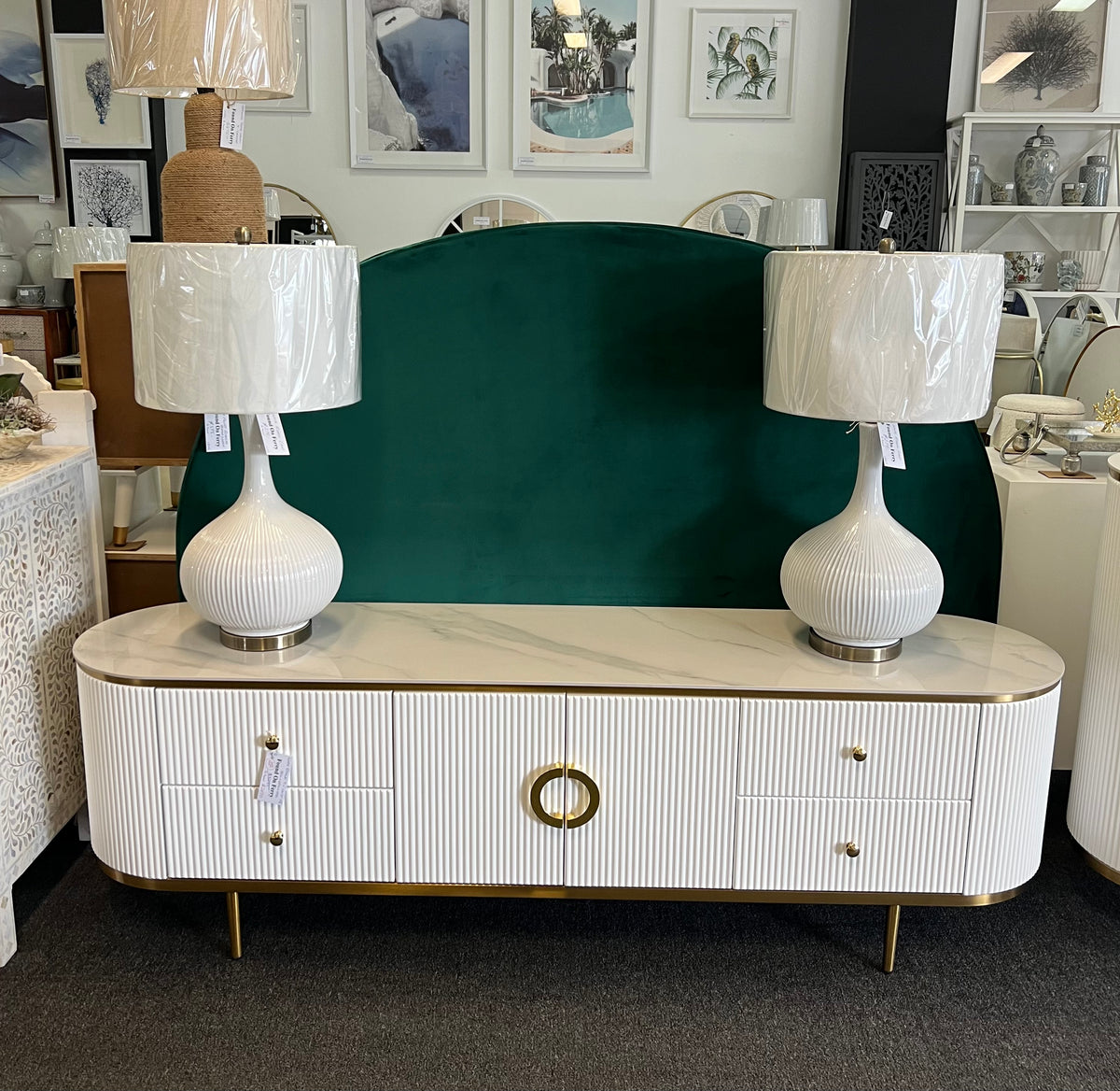Luxe Ripple Entertainment Unit – Found On Ferry
